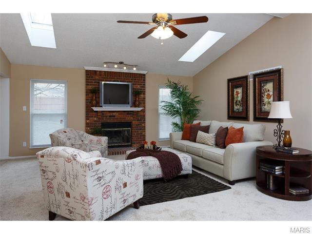 6 Georgetown Ct, O'fallon, MO 63368 photo 2