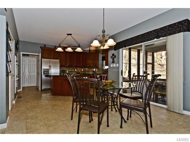 852 Castle Pines Dr, Ballwin, MO 63021 photo 8