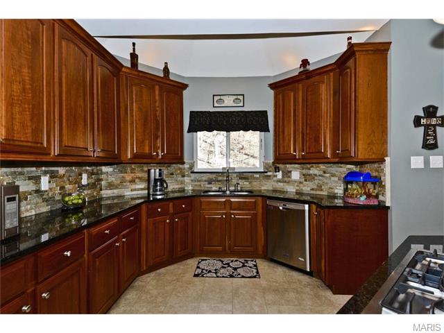 852 Castle Pines Dr, Ballwin, MO 63021 photo 10