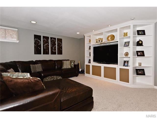 852 Castle Pines Dr, Ballwin, MO 63021 photo 25