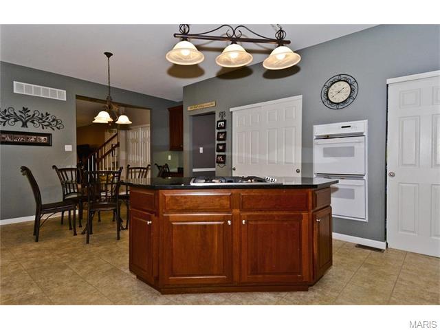 852 Castle Pines Dr, Ballwin, MO 63021 photo 11