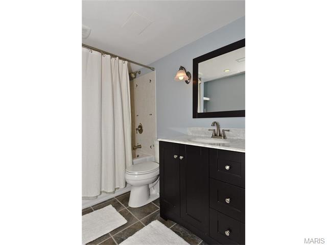852 Castle Pines Dr, Ballwin, MO 63021 photo 29