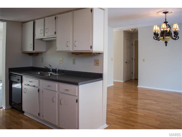 207 Walden Ct, Eureka, MO 63025 photo 7