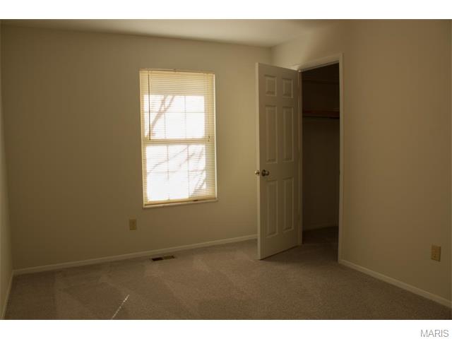 207 Walden Ct, Eureka, MO 63025 photo 11