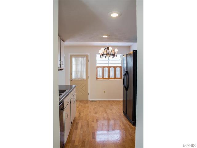 207 Walden Ct, Eureka, MO 63025 photo 9