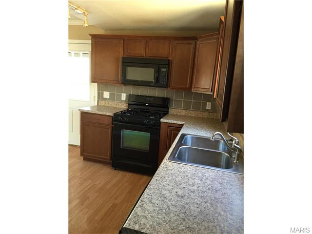 802 Saint Bernard Dr, O'fallon, MO 63366 photo 4