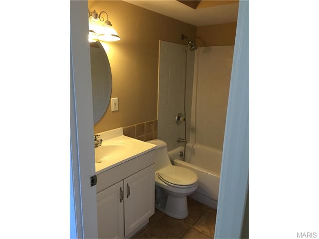 802 Saint Bernard Dr, O'fallon, MO 63366 photo 6