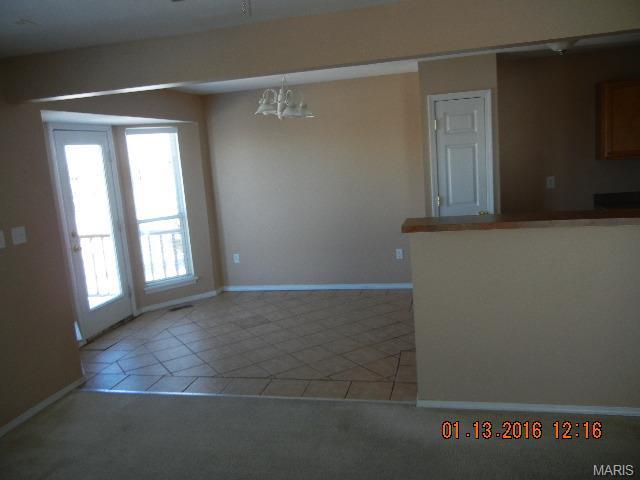 321 Tyndale Dr, O'fallon, MO 63366 photo 4