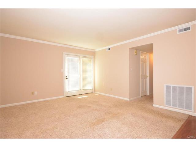 1356 Holgate Dr #G2, Ballwin, MO 63021 photo 2