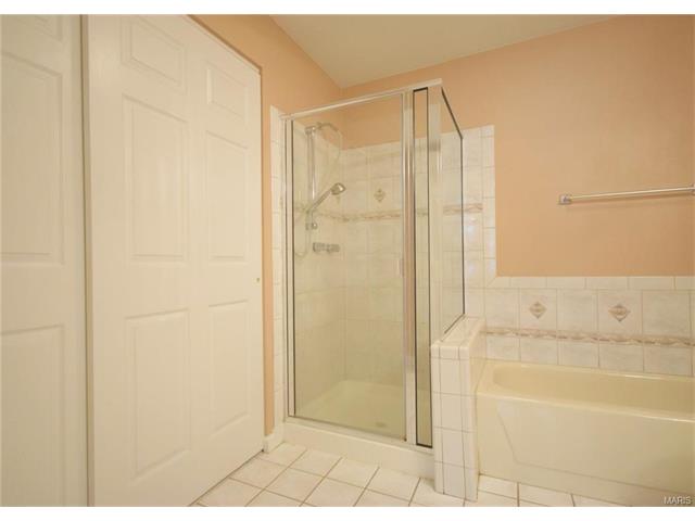 1356 Holgate Dr #G2, Ballwin, MO 63021 photo 10