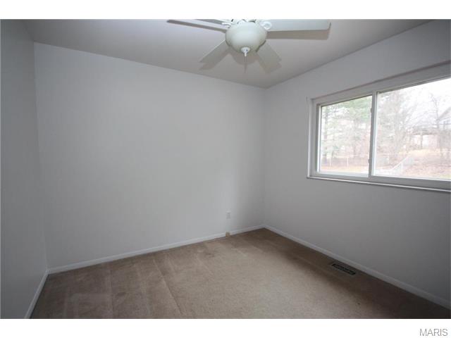 930 Napoli Dr, Ballwin, MO 63021 photo 6