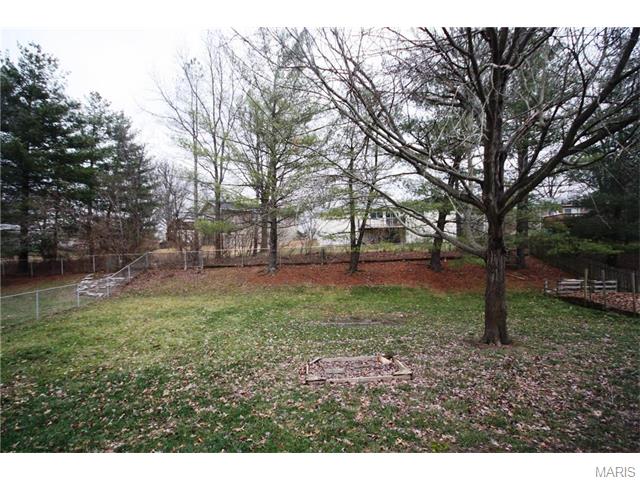 930 Napoli Dr, Ballwin, MO 63021 photo 10