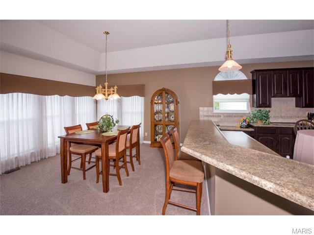 5441 Legend, Weldon Spring, MO 63304 photo 9
