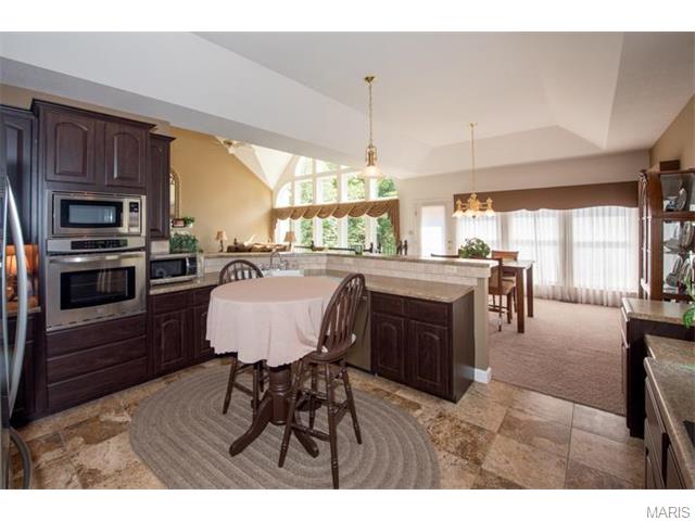 5441 Legend, Weldon Spring, MO 63304 photo 2