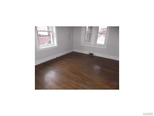 8564 Park, Saint Louis, MO 63147 photo 7