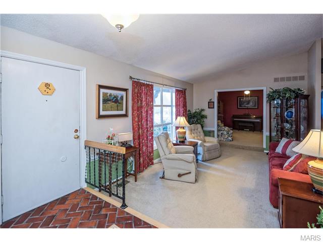116 Holly Green Dr, Ballwin, MO 63021 photo 6