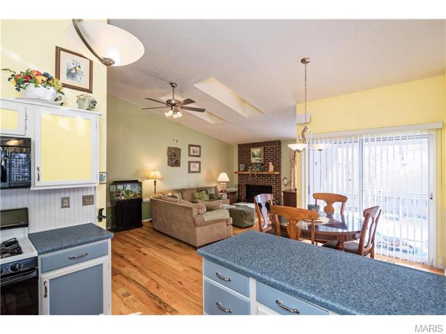 116 Holly Green Dr, Ballwin, MO 63021 photo 9
