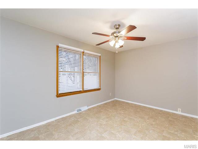 114 Cordes St, O'fallon, MO 63366 photo 8