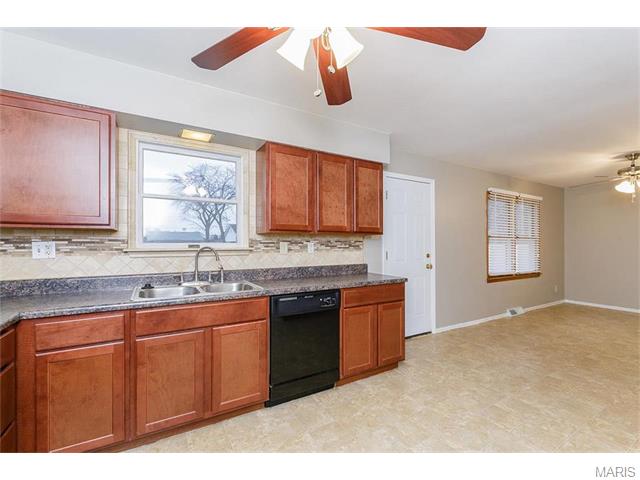 114 Cordes St, O'fallon, MO 63366 photo 9