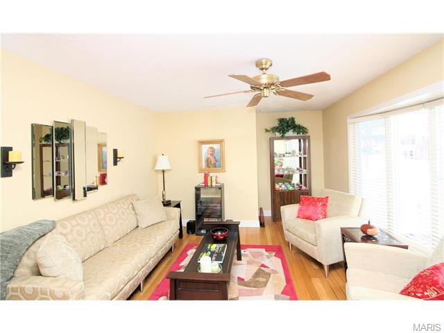 825 Limoge Dr, Ballwin, MO 63021 photo 7