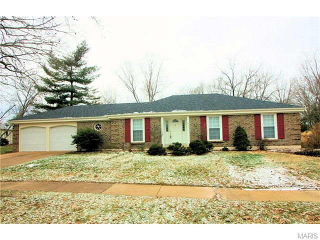 825 Limoge Dr, Ballwin, MO 63021 photo 1