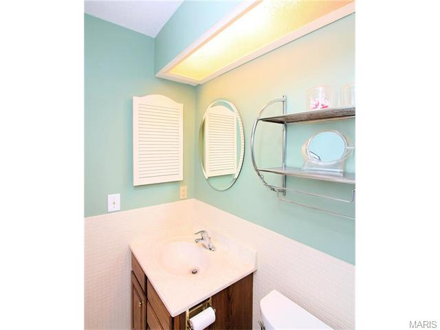825 Limoge Dr, Ballwin, MO 63021 photo 23