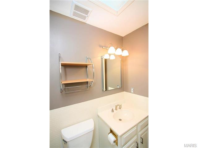 825 Limoge Dr, Ballwin, MO 63021 photo 27