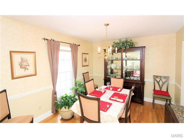 825 Limoge Dr, Ballwin, MO 63021 photo 4
