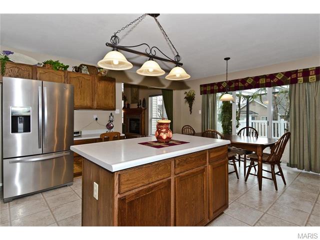332 Galloway Oaks Dr, Ballwin, MO 63021 photo 8
