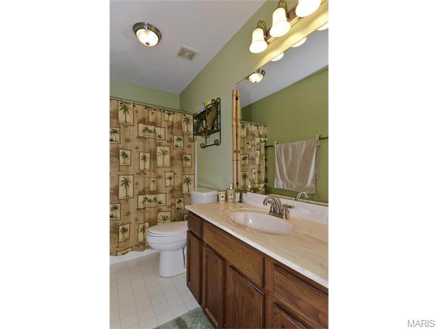 332 Galloway Oaks Dr, Ballwin, MO 63021 photo 28