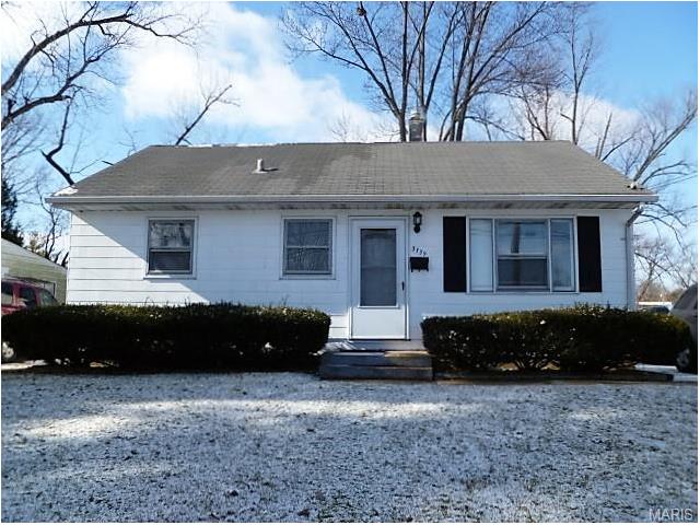 3739 Wright Ave, Saint Ann, MO 63074 photo 1