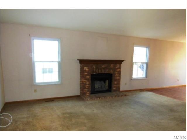 16416 Baja Ct, Ballwin, MO 63011 photo 2