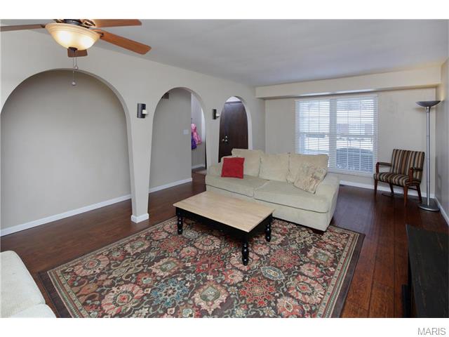 606 Running Creek Dr, Ballwin, MO 63021 photo 2