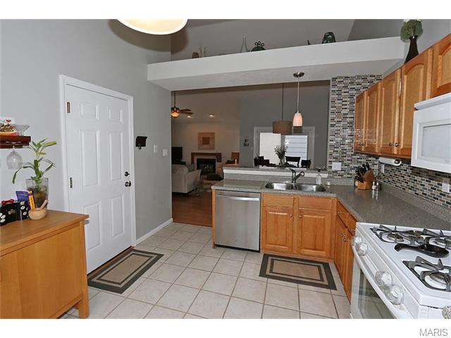 2507 Barrett Place Dr, Ballwin, MO 63021 photo 9