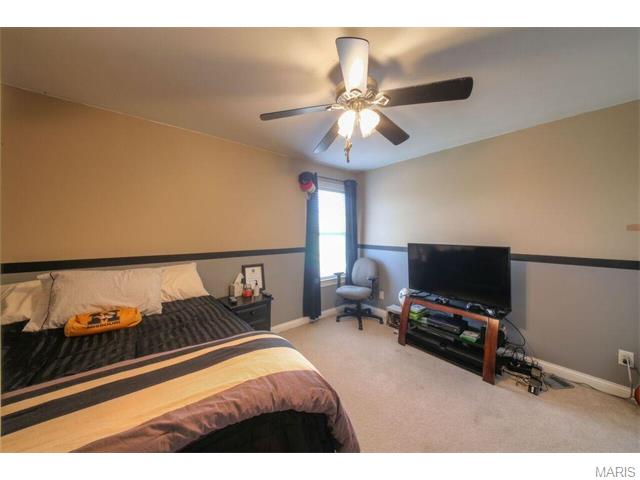 711 Henry Ave, Ballwin, MO 63011 photo 30