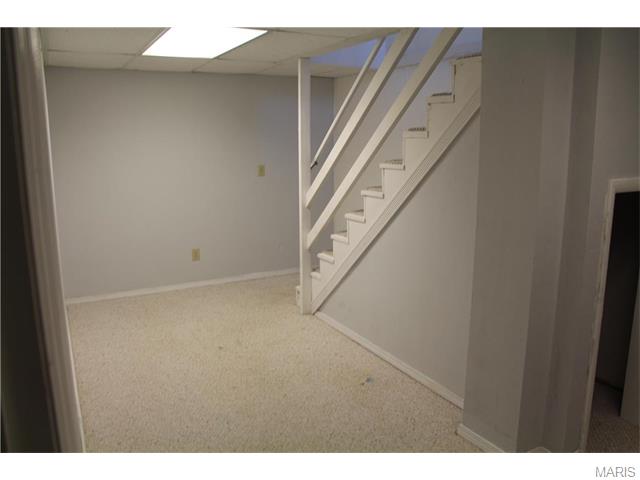 877 Totem Woods Ct, Ballwin, MO 63021 photo 2