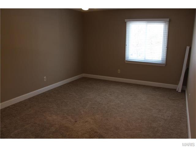 877 Totem Woods Ct, Ballwin, MO 63021 photo 15