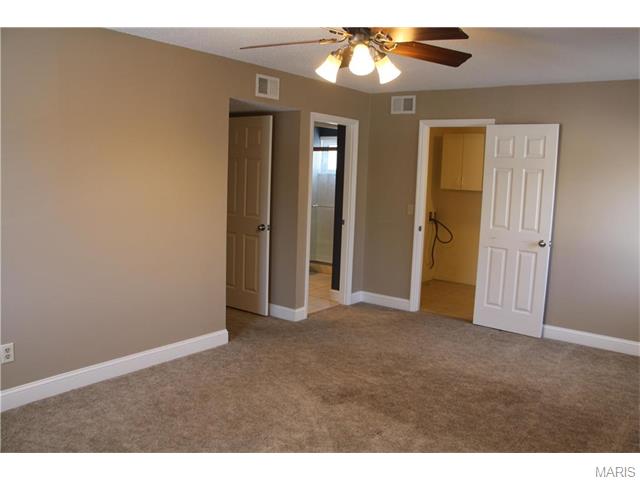 877 Totem Woods Ct, Ballwin, MO 63021 photo 16