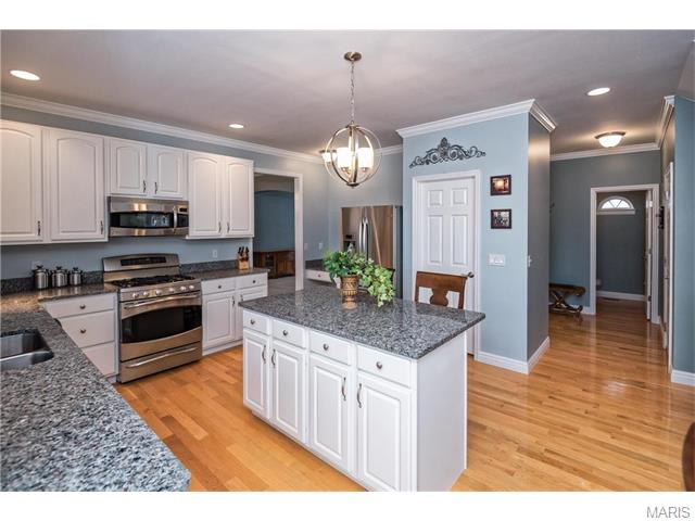 1044 Stone Spring Ct, Eureka, MO 63025 photo 9