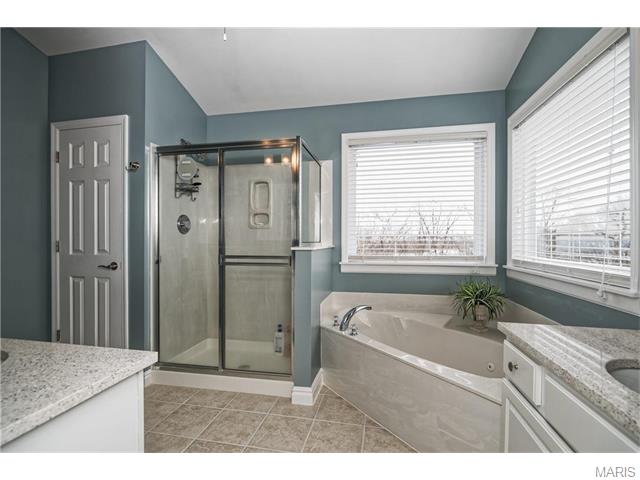 1044 Stone Spring Ct, Eureka, MO 63025 photo 21