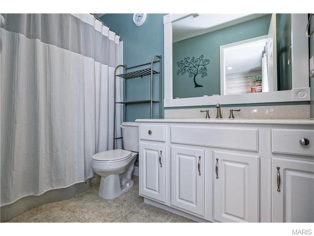 1044 Stone Spring Ct, Eureka, MO 63025 photo 24