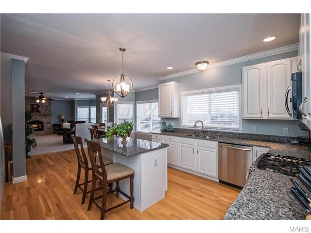 1044 Stone Spring Ct, Eureka, MO 63025 photo 7