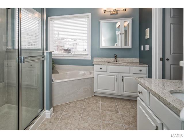 1044 Stone Spring Ct, Eureka, MO 63025 photo 22