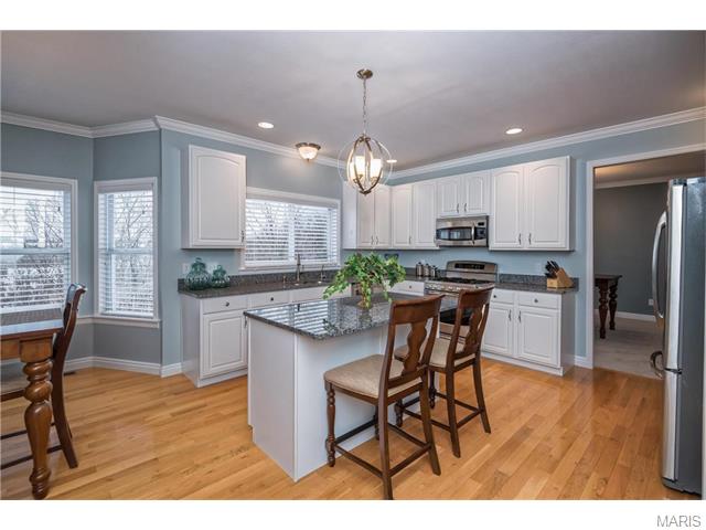 1044 Stone Spring Ct, Eureka, MO 63025 photo 8