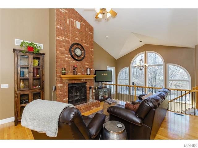 171 Rightfield Dr, O'fallon, MO 63366 photo 2