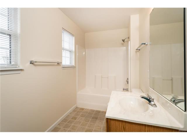 1531 Batters Box Dr, O'fallon, MO 63366 photo 8