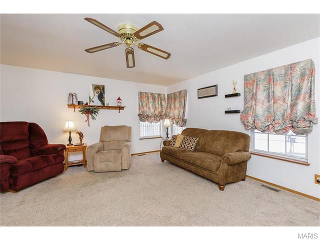 44 Chip Dr, O'fallon, MO 63366 photo 5