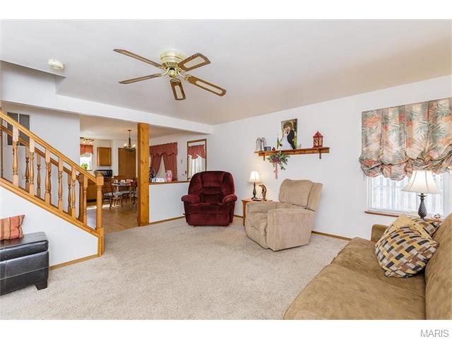 44 Chip Dr, O'fallon, MO 63366 photo 2