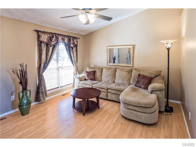 635 Sunward Dr, O'fallon, MO 63368 photo 2