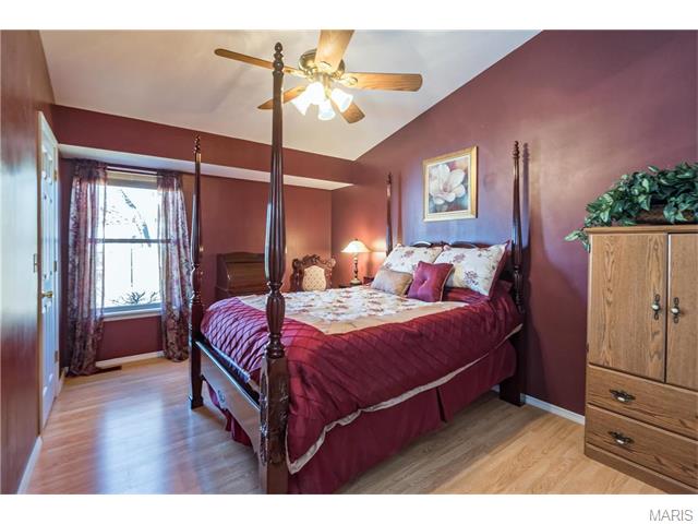 635 Sunward Dr, O'fallon, MO 63368 photo 9